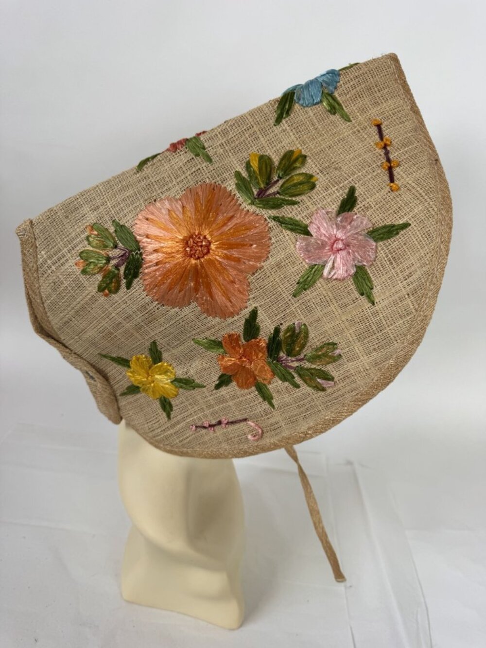 Handmade Raffia Straw Hat With Embroidered Floral Design & Chin Tie Vintage Phil - Picture 11 of 16